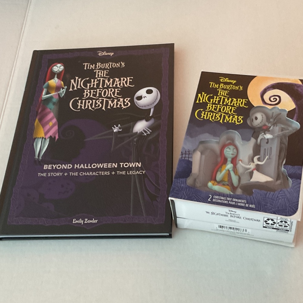 The Nightmare Before Christmas Book+ Ornaments
